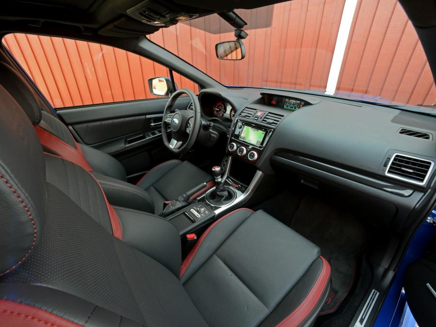  Subaru WRX STI 2014 года  (фото 25 из 93)